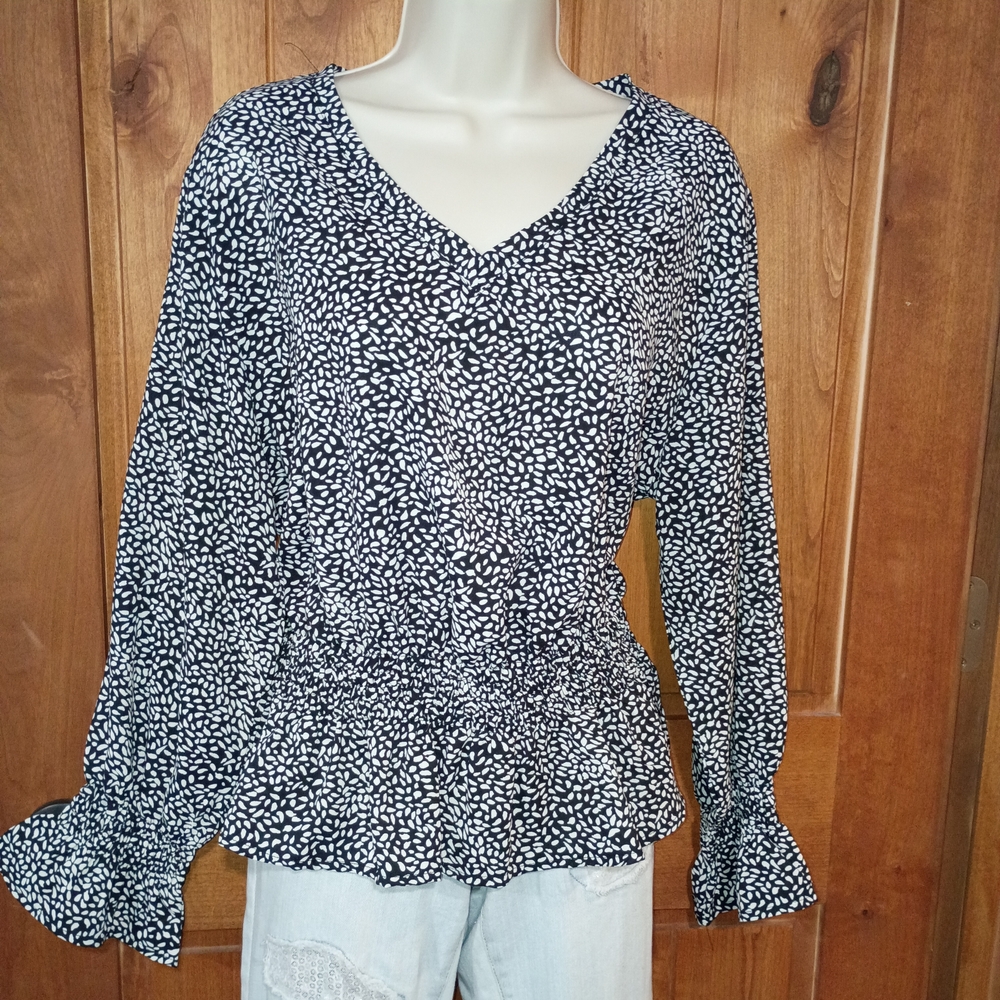 She + Sky Black and‎ White Blouse